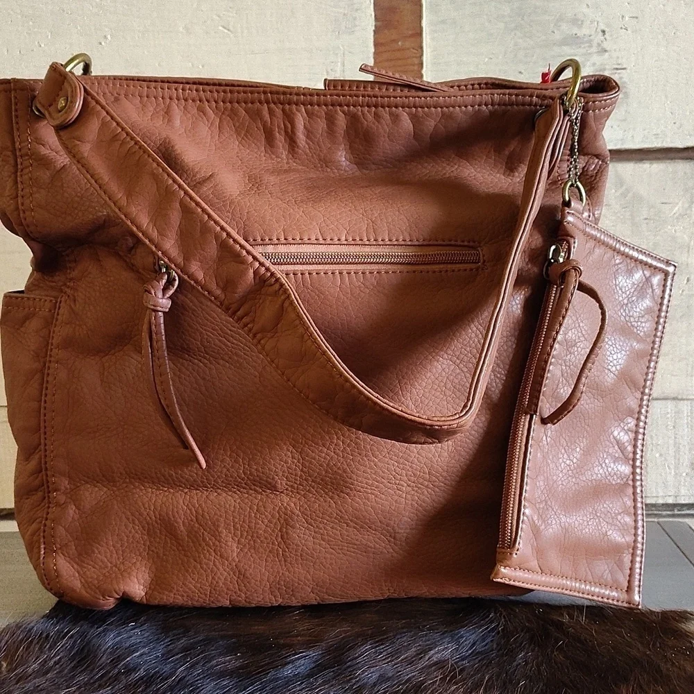 Montana West PU faux leather brown hobo bag with extra zip pouch  zip top